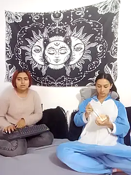 emily n abby online show from February 24, 1:31 pm