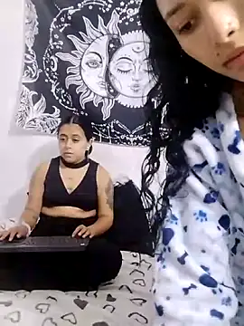 emily n abby online show from April 25, 1:25 pm