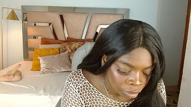 Maiacharris  online show from November 7, 7:36 pm