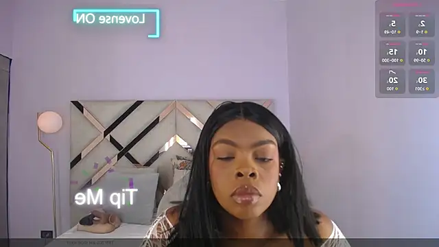 Snapshot of Maiacharris_ chatting on June 3, 12:08 pm Maiacharris online show from June 3, 12:08 pm