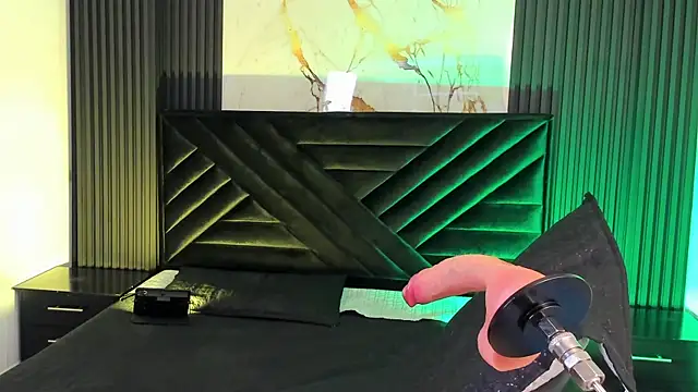 Snapshot of Halleyrosse chatting on October 24, 12:01 pm Halleyrosse online show from October 24, 12:01 pm