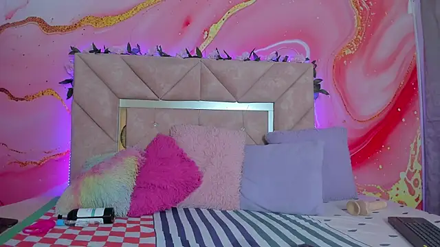 Snapshot of mia__blaze__ chatting on November 7, 3:06 am mia blaze online show from November 7, 3:06 am