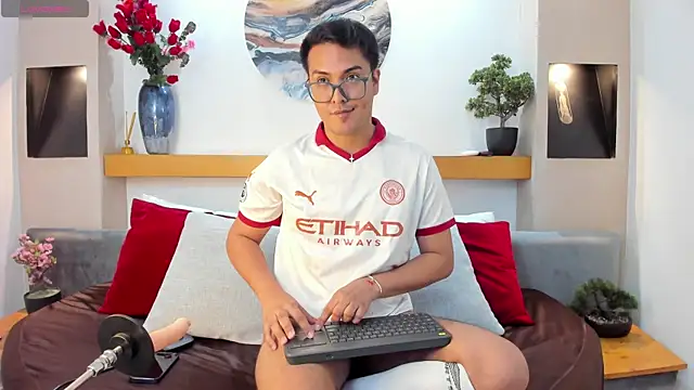 JohnBelRose online show from December 5, 7:43 pm