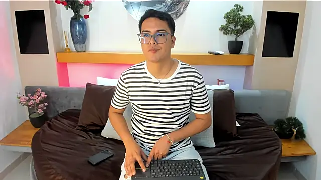 JohnBelRose online show from December 19, 6:37 pm