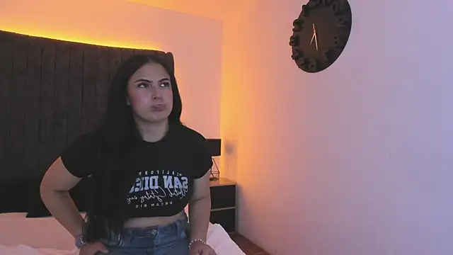 AuraSky  online show from October 28, 7:27 pm