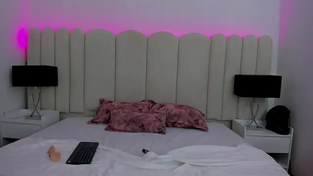 AuraSky  online show from November 20, 6:40 pm