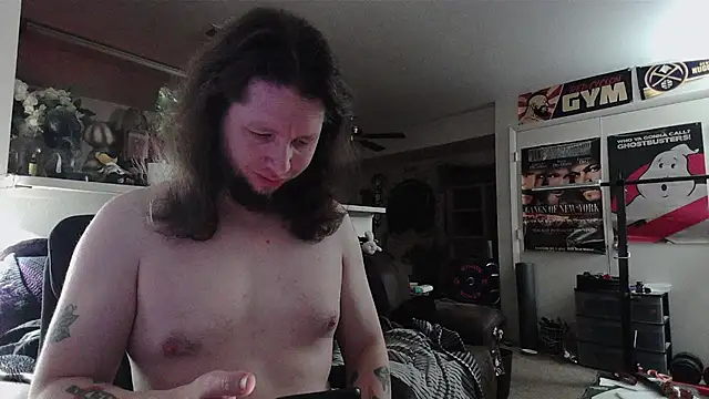 biggerisbetter12 online show from April 27, 8:56 am