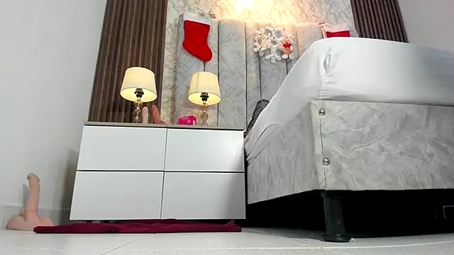 Snapshot of goddessfeetxx chatting on December 2, 7:42 pm goddessfeetxx online show from December 2, 7:42 pm