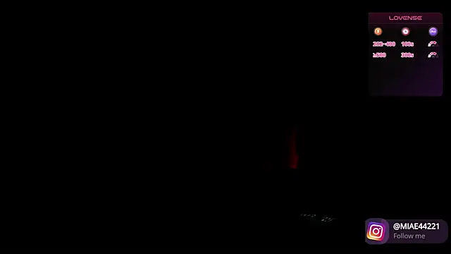 Snapshot of Little_Emma_11 chatting on October 30, 5:35 pm Little Emma 11 online show from October 30, 5:35 pm