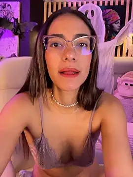 Snapshot of elegant__rouse chatting on November 2, 4:20 pm elegant rouse online show from November 2, 4:20 pm