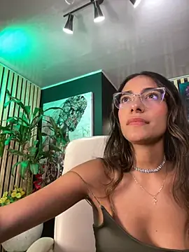 Snapshot of elegant__rouse chatting on December 1, 7:08 pm elegant rouse online show from December 1, 7:08 pm