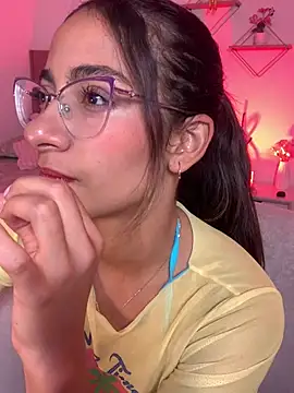 Snapshot of elegant__rouse chatting on June 1, 11:17 pm elegant rouse online show from June 1, 11:17 pm