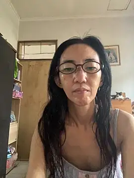 princessD077 online show from November 6, 6:36 am