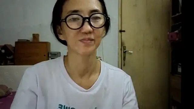 Snapshot of princessD077 chatting on May 23, 4:44 pm princessD077 online show from May 23, 4:44 pm