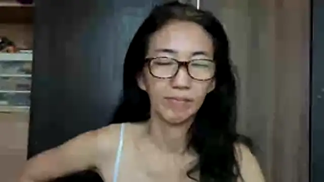 Snapshot of princessD077 chatting on May 29, 3:59 am princessD077 online show from May 29, 3:59 am