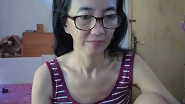 Snapshot of princessD077 chatting on June 11, 7:50 am princessD077 online show from June 11, 7:50 am