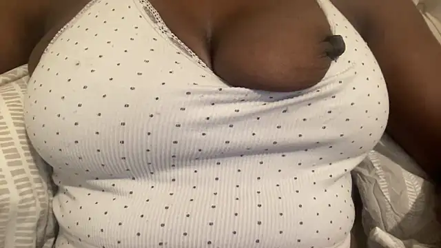 Snapshot of ebonybunnyxx chatting on October 23, 5:40 am ebonybunnyxx online show from October 23, 5:40 am