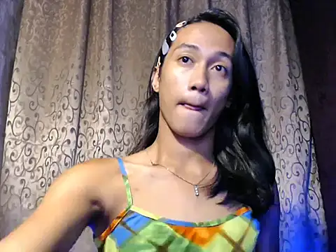 Snapshot of taylaxuxu chatting on November 12, 9:47 pm taylaxuxu online show from November 12, 9:47 pm