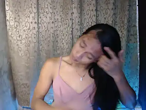 Snapshot of taylaxuxu chatting on November 22, 10:36 am taylaxuxu online show from November 22, 10:36 am