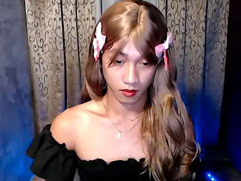 Snapshot of taylaxuxu chatting on December 15, 8:51 am taylaxuxu online show from December 15, 8:51 am