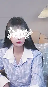 Yiyi cute online show from October 18, 6:16 am