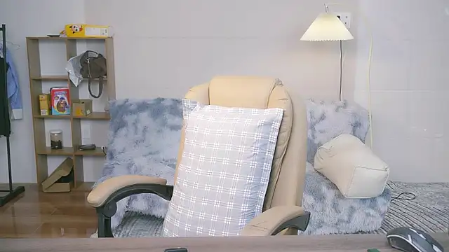 Yiyi cute online show from October 20, 6:47 am