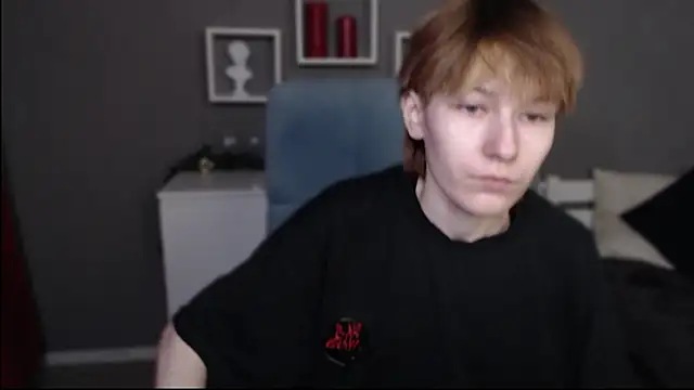 guitarandangell online show from March 6, 11:50 am