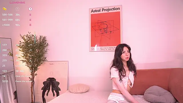 Snapshot of Pheromoon chatting on June 28, 6:08 am Pheromoon online show from June 28, 6:08 am