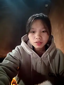linh-miu99 online show from February 5, 1:54 am