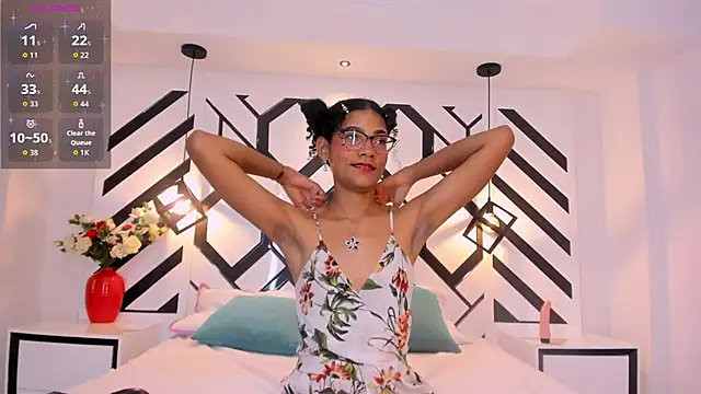 Snapshot of AuroraPinkk chatting on December 15, 11:09 pm AuroraPinkk online show from December 15, 11:09 pm