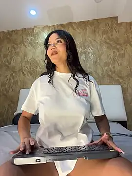 Snapshot of CherrySmirkXXX chatting on May 15, 1:29 pm CherrySmirkXXX online show from May 15, 1:29 pm