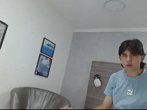 Tom 0001 online show from October 26, 8:04 pm