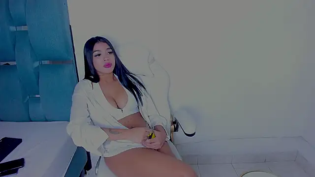 tifanymonroe online show from December 5, 3:48 am