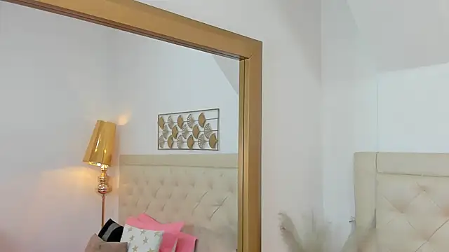 lucia lorenz online show from November 6, 11:33 am