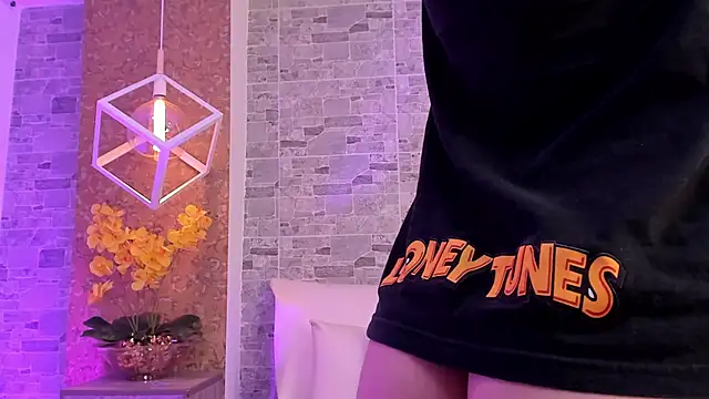 Catalina-Thompson online show from November 9, 12:25 pm