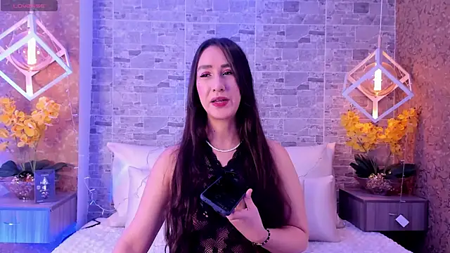 Catalina-Thompson online show from December 3, 12:14 pm