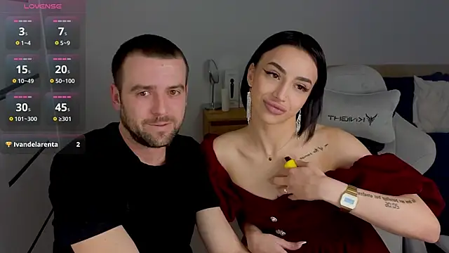 Snapshot of AdeleLaCr0ix chatting on November 8, 12:05 pm AdeleLaCr0ix online show from November 8, 12:05 pm