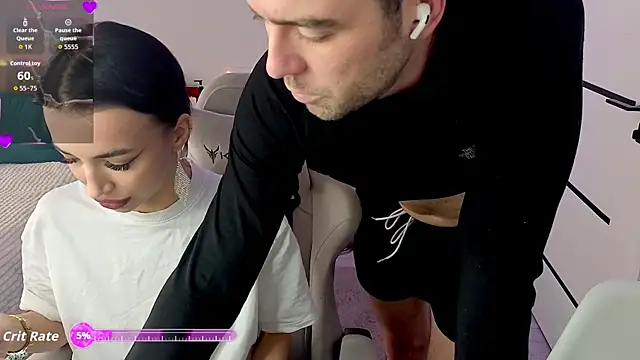 Snapshot of AdeleLaCr0ix chatting on November 30, 7:12 am AdeleLaCr0ix online show from November 30, 7:12 am