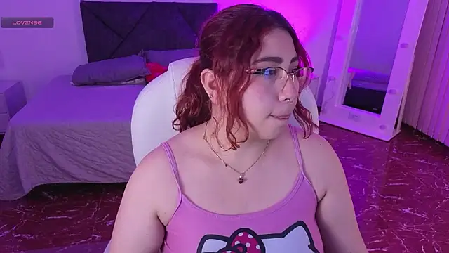 littlee red online show from February 24, 7:34 pm