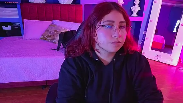 littlee red online show from February 26, 7:46 pm