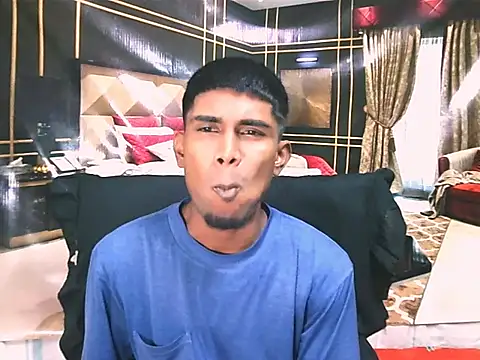 Snapshot of IndianThuggin chatting on June 17, 5:25 pm IndianThuggin online show from June 17, 5:25 pm