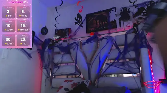 Hanna Plum online show from October 29, 1:41 am