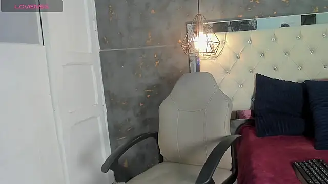 karla ruso online show from October 25, 12:45 pm