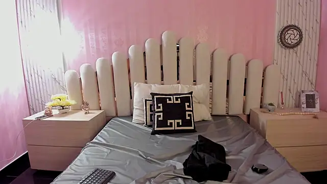 Isabella Marsh online show from November 4, 12:04 pm