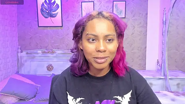 Snapshot of Sofia_clk chatting on May 26, 3:24 am Sofia clk online show from May 26, 3:24 am