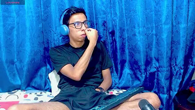 DavTwink3100 online show from February 19, 1:56 am