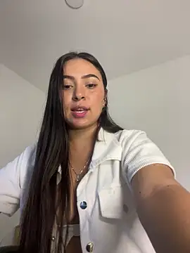 Snapshot of Valeria_RoseC chatting on October 17, 10:34 pm Valeria RoseC online show from October 17, 10:34 pm