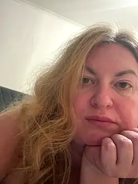 Snapshot of Amelia-Diamond chatting on November 23, 11:37 pm Amelia-Diamond online show from November 23, 11:37 pm