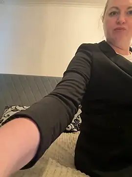 Snapshot of Amelia-Diamond chatting on November 24, 11:43 am Amelia-Diamond online show from November 24, 11:43 am