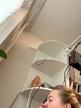 Snapshot of Amelia-Diamond chatting on November 28, 7:44 am Amelia-Diamond online show from November 28, 7:44 am